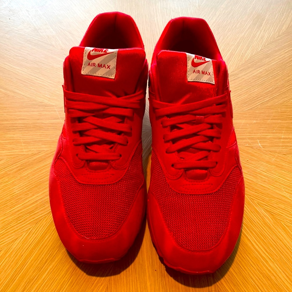 🚨Nike Air Max 1 “Tonal Red” 🚨 - Picture 3 of 11